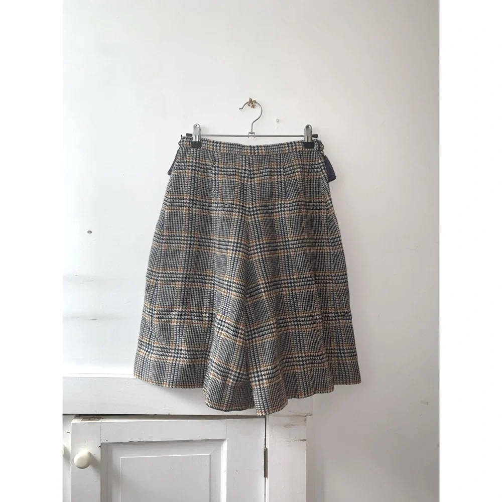 NWOT Rare Vintage Women’s Button Skirt Shorts Wool - Picture 2 of 4